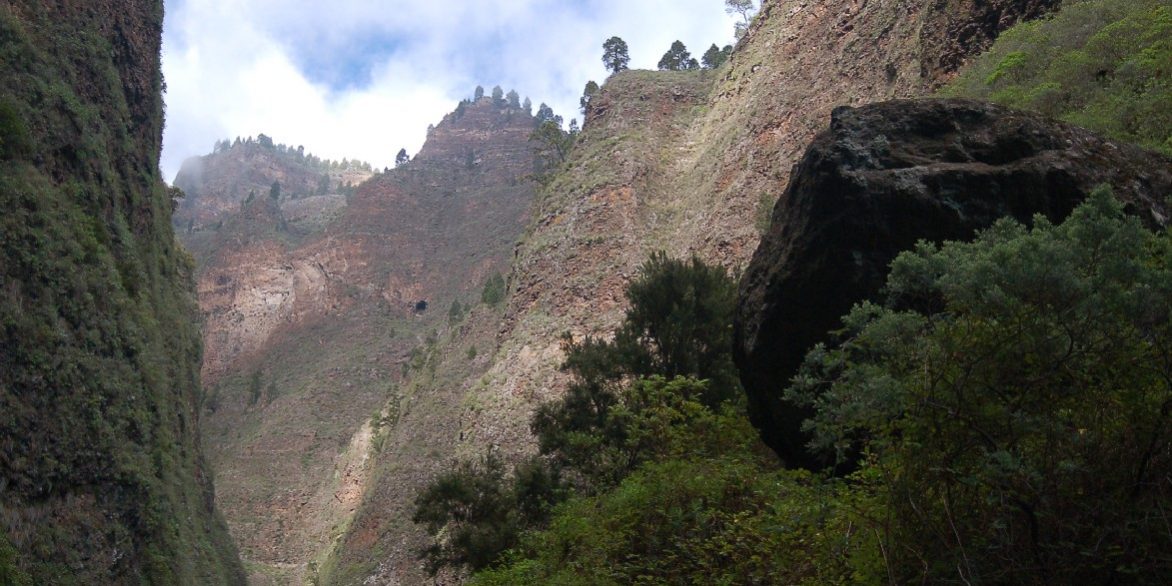 Senderismo barraco de Añavingo Senderismo en el Barranco de Añavingo