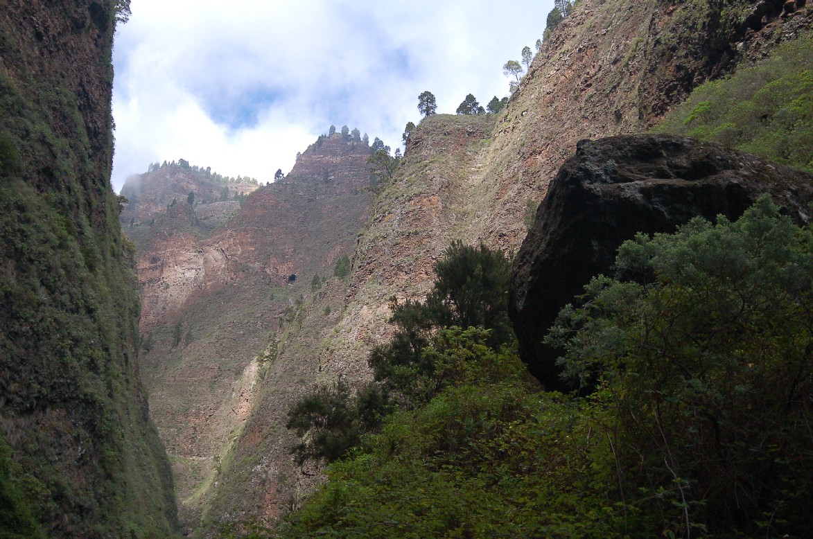 Senderismo barraco de Añavingo Senderismo en el Barranco de Añavingo