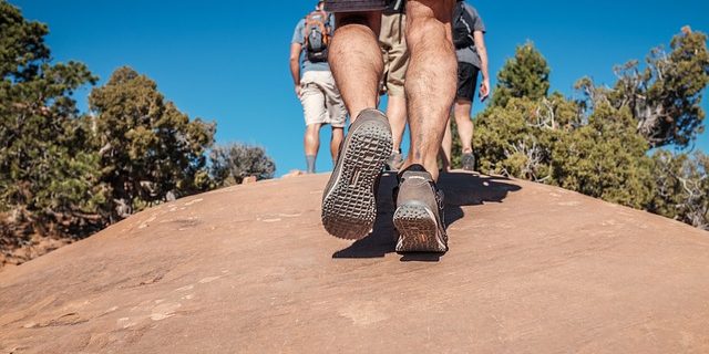 practicar senderismo combate el sedentarismo