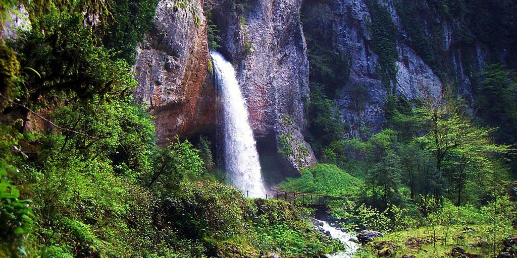 Desfiladero de las Gargantas de Kakueta El desfiladero de las Garagantas de Kakueta está considerado el más bonito de Europa