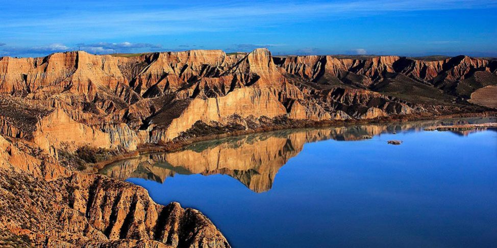 https://www.caminantesdeaguere.com/wp-content/uploads/2020/04/barrancas-de-castrejon-y-calanas-974x487.jpg