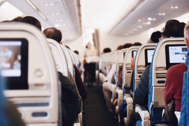 Covid-19, nuevas medidas para viajar en avión