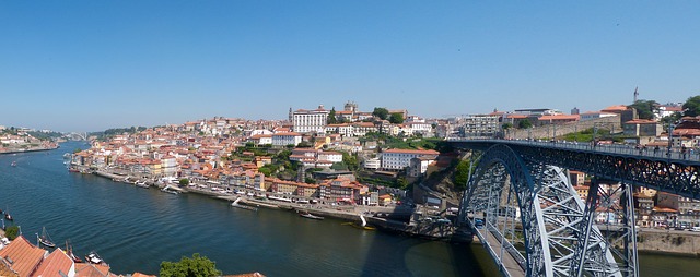 Oporto Oporto, la ciudad bohemia de Portugal