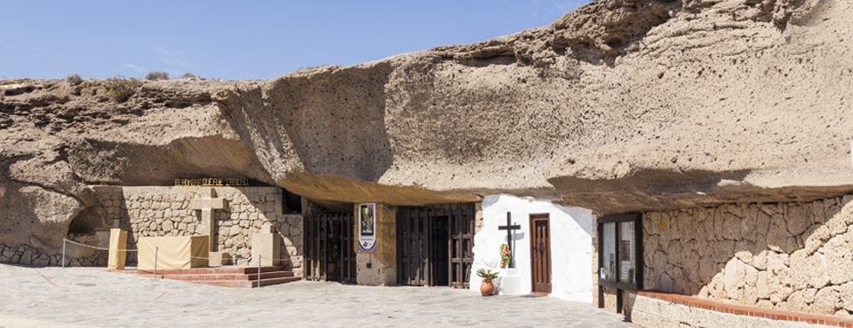 Cueva del Hermano Pedro La Cueva del Hermano Pedro es uno de los principales lugares de peregrinación de nuestro archipiélago
