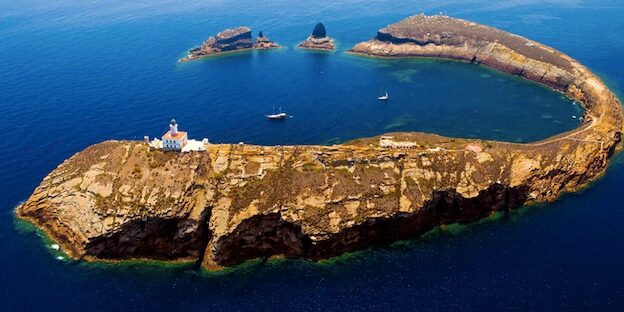 Las Islas Columbretes son un conjunto de pequeños islotes de origen volcánico