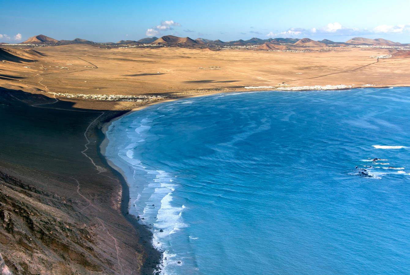 Lanzarote Ven a disfrutar de un maravilloso fin de semana a la isla de Lanzarote