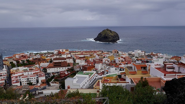 de Garachico a San Juan del Reparo El sendero de Garachico a San Juan del Reparo nos invita a disfrutar de unas vistas únicas de esta maravillosa villa