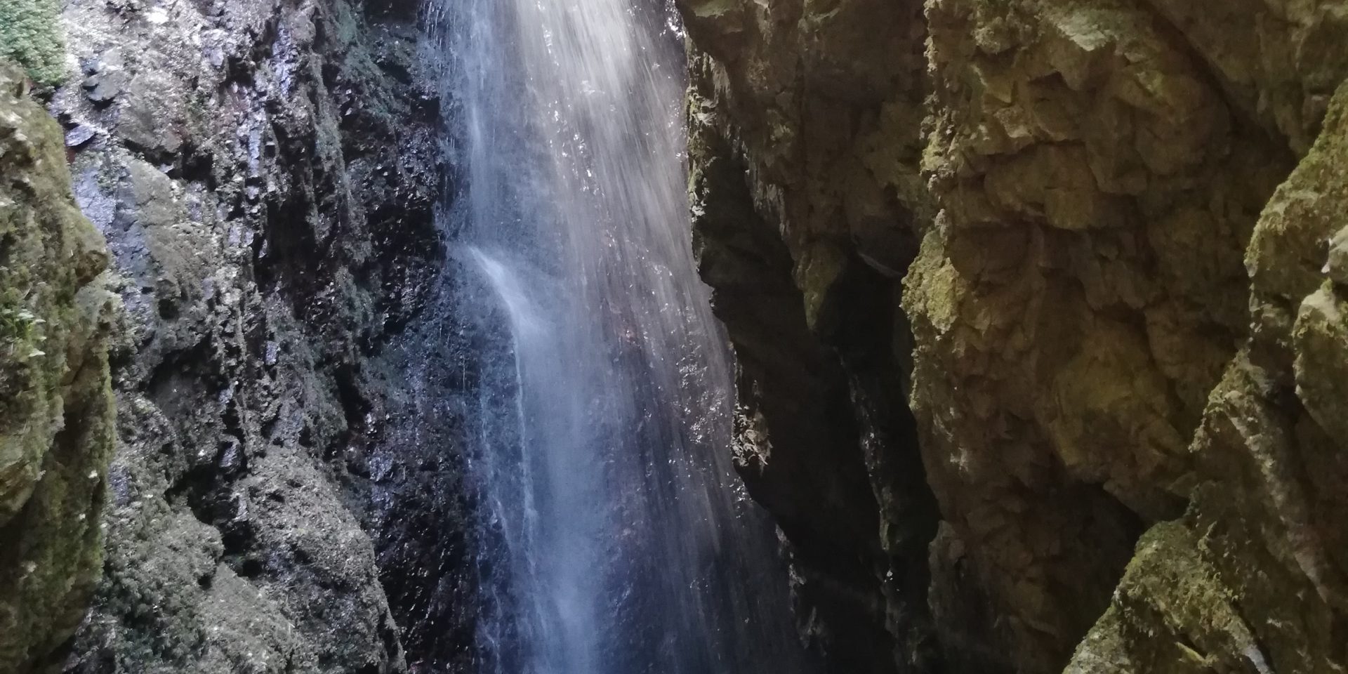 la cascada del Valdorria y el Bosque de las Hadas los rincones naturales con más magia de nuestro país: la cascada del Valdorria y el Bosque de las Hadas