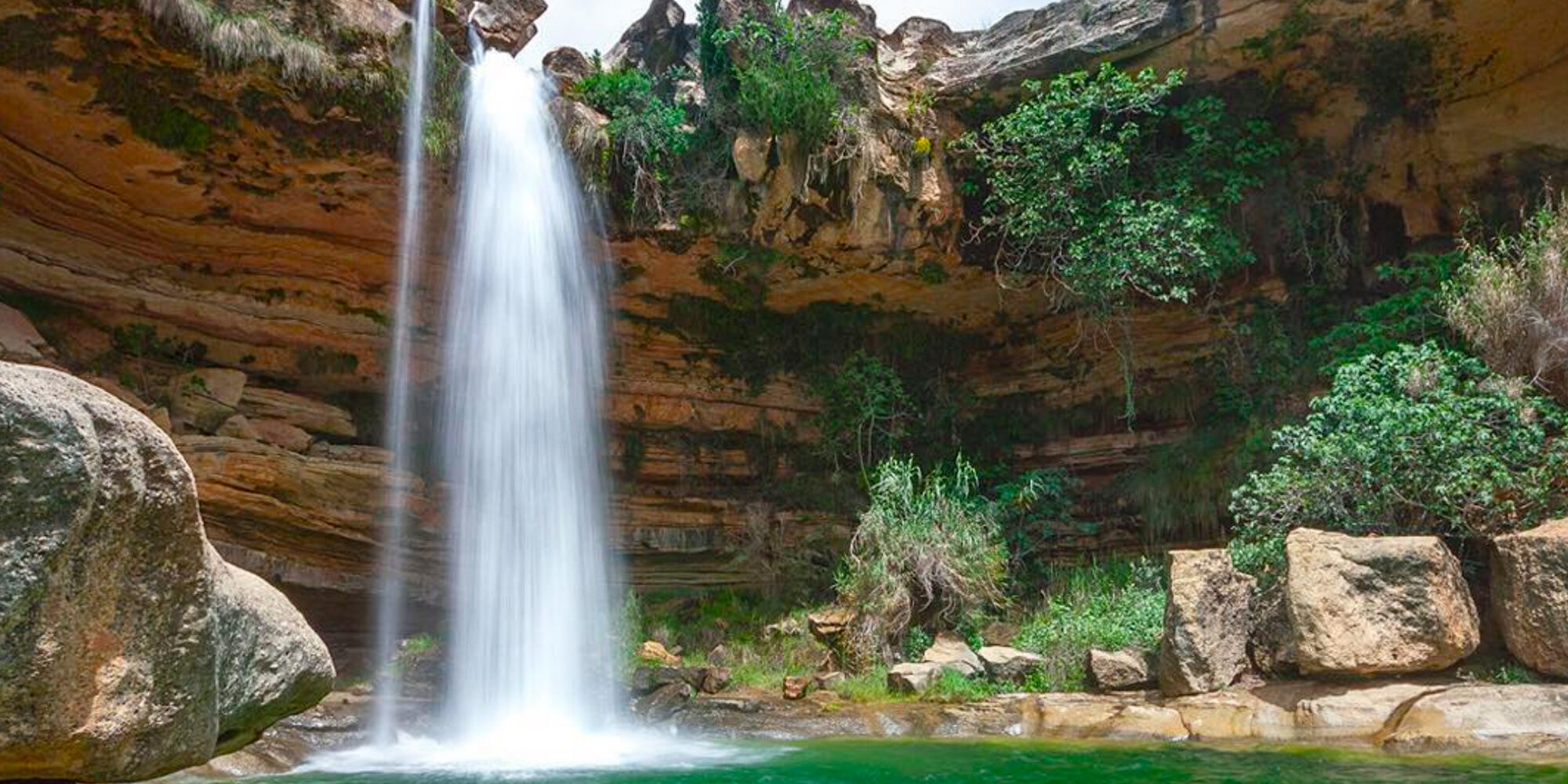 Ruta de la Fontcalda y Salt de la Portellada La Ruta de la Fontcalda y Salt de la Portellada son dos lugares increíbles que encontraremos en la llamada ”Toscana Aragonesa”.