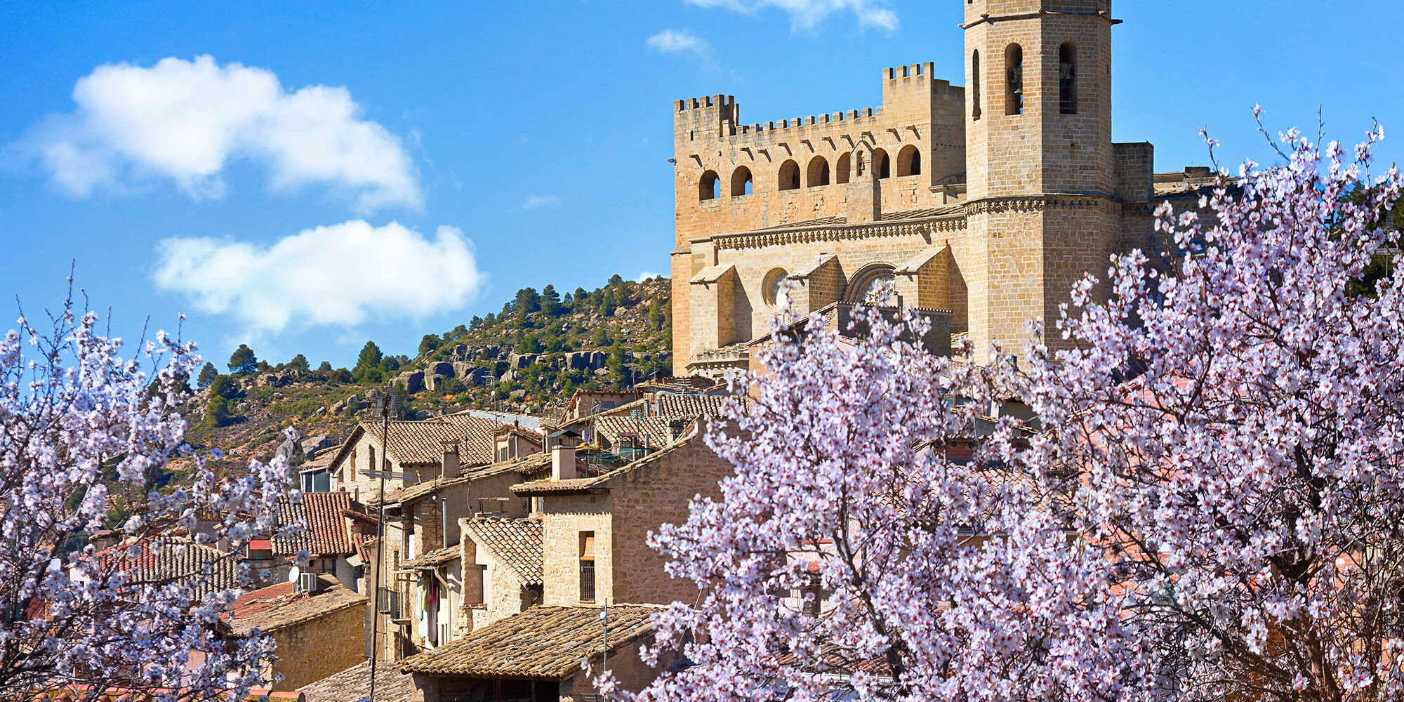 Valderrobres La bonita y pintoresca localidad de Valderrobres está situada en la provincia de Teruel
