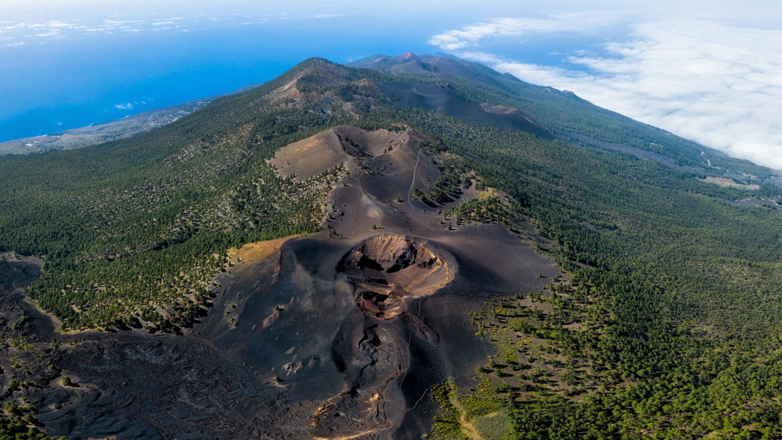 nuevo Volcán de Cumbre Vieja El nuevo Volcán de Cumbre Vieja en La Palma es un motivo más para querer visitar la isla bonita, La Palma