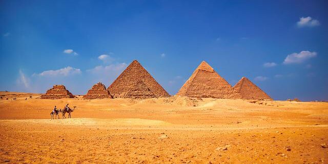 Egipto es uno de esos países que nos atrapará por su historia