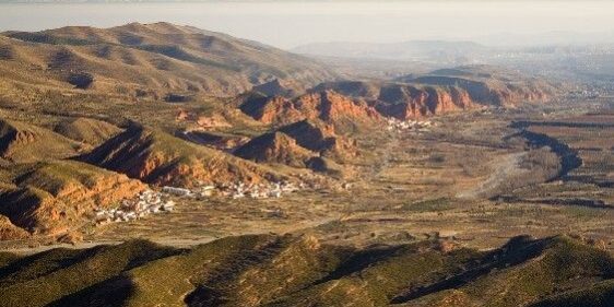 Valle de Cidacos El Valle de Cidacos ofrece al visitante la posibilidad de disfrutar de uno de los yacimientos más importantes de huellas fósiles de dinosaurios