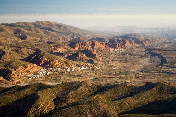 Valle de Cidacos El Valle de Cidacos ofrece al visitante la posibilidad de disfrutar de uno de los yacimientos más importantes de huellas fósiles de dinosaurios