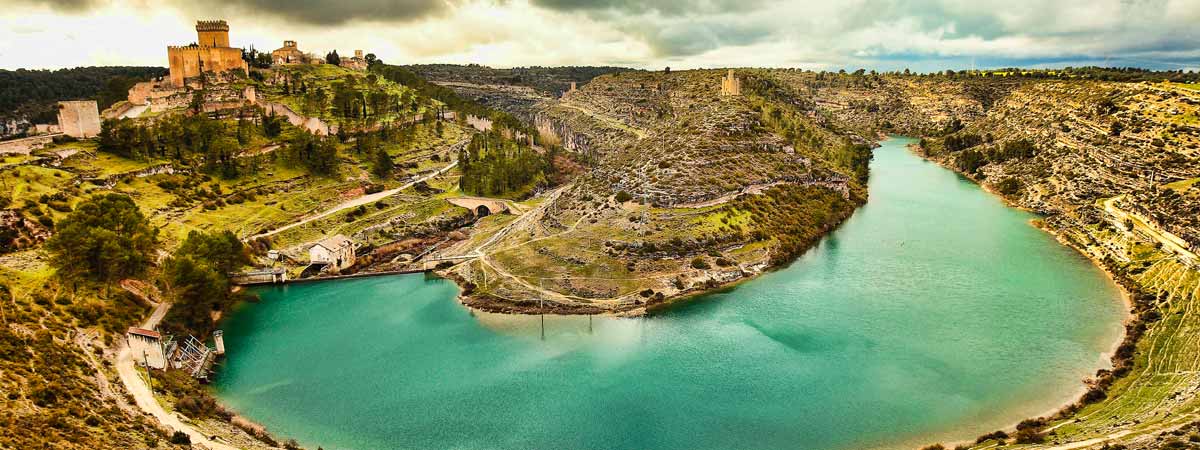 La ruta por la Hoz del Río Júcar es una sencilla senda que se puede realizar en cualquier época del año