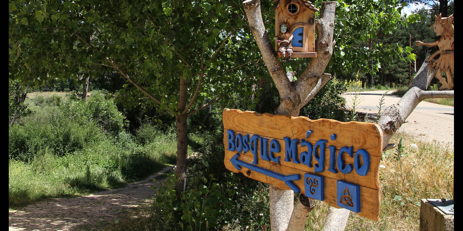 Bosque Mágico Fuente del Pino El Bosque Mágico Fuente del Pino nos hará vivir un mundo de cuentos