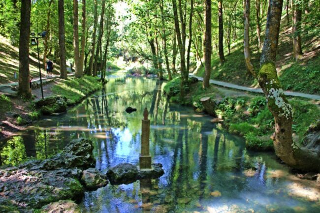 nacimiento del Río Ebro El nacimiento del Río Ebro se encuentra en la localidad cántabra de Fontibre