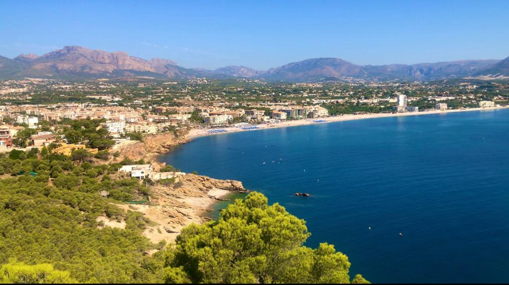 En la bonita localidad D’Alfàs del Pi encontramos la ruta del Faro del Albir