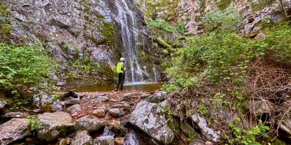 Hoz de Carboneros Hoz de Carboneros es uno de los maravillosos rincones naturales que nos ofrece el Parque Nacional de Cabañero