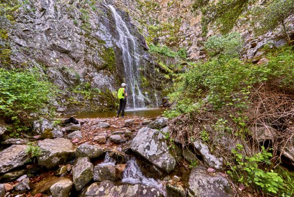 Hoz de Carboneros Hoz de Carboneros es uno de los maravillosos rincones naturales que nos ofrece el Parque Nacional de Cabañero