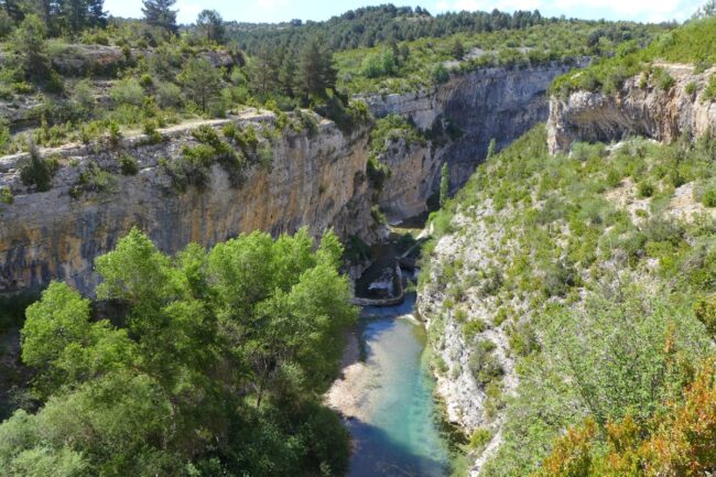 Cañón del Río Vero El Cañón del Río Vero se puede conocer en profundidad realizando algunas de sus impresionantes rutas de senderismo