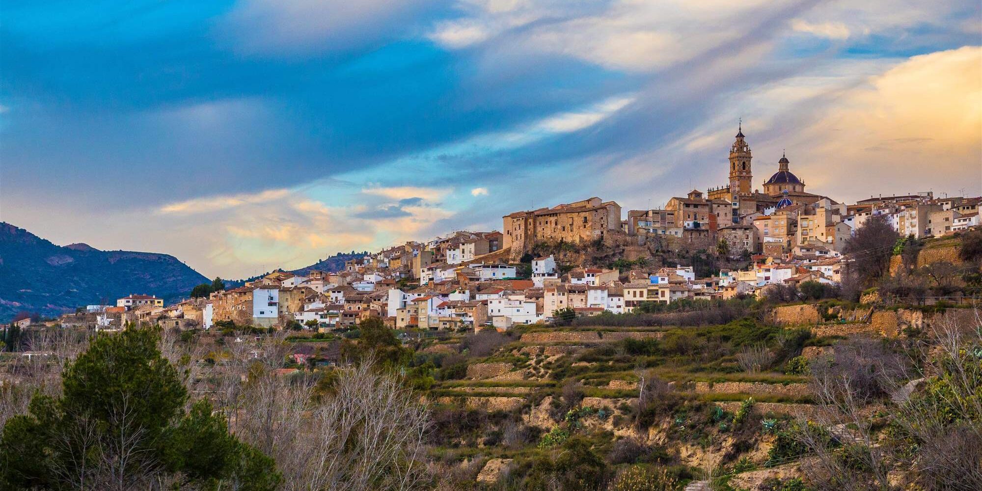 Chelva La localidad de Chelva posee una de las rutas más bonitas de la provincia de Valencia, nos invita a conocer su cultura, historia y naturaleza